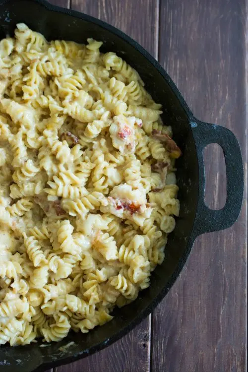 Lobster and Bacon Mac & Cheese - wokandskillet.com