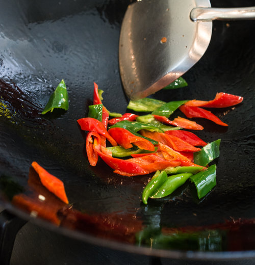 Red and green chili for Noynya sambal goreng