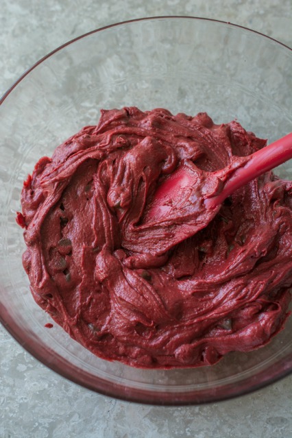 These Red Velvet Chocolate Chip Cookies are awesome enough on their own, but add the Cream Cheese Frosting and it takes the cookie to a whole new level of YUM!