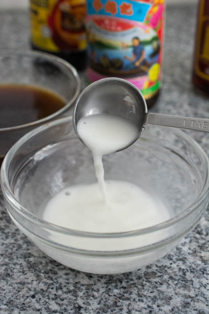 preparing corn starch mixture for beef and broccoli