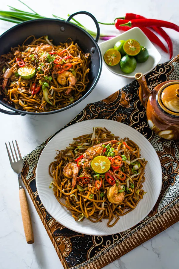 Indonesian Fried Noodles (Mie Goreng)