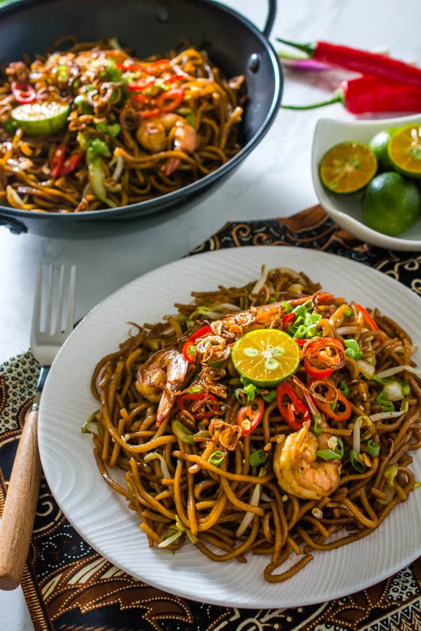 Indonesian Fried Noodles (Mie Goreng)