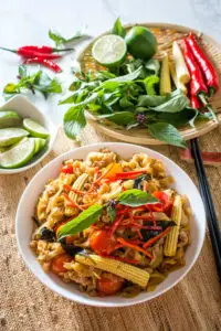 pad kee mao thai drunken noodles