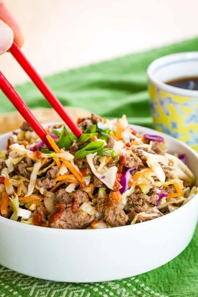 EASY GROUND BEEF EGG ROLL IN A BOWL