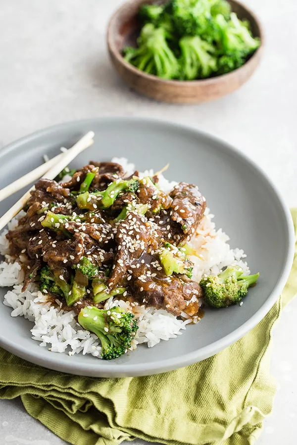 PRESSURE COOKER BEEF AND BROCCOLI