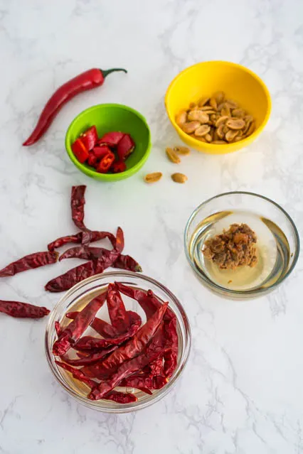 soaking dried chili and tamarind paste