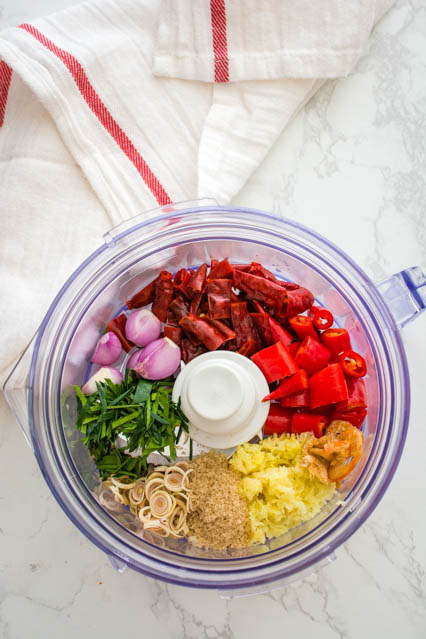 ingredients for thai tom yum paste in food processor