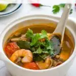 easy tom yum soup pin