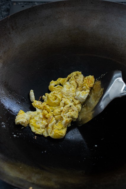 scrambled egg in a wok