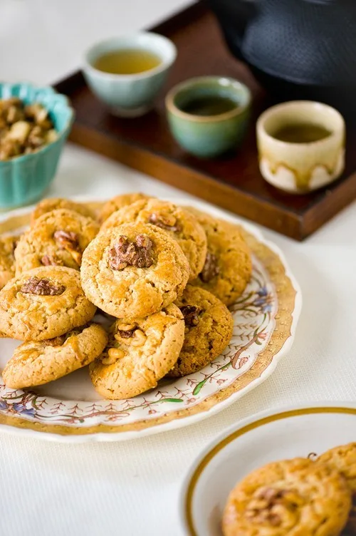 BROWN BUTTER CHINESE WALNUT COOKIES