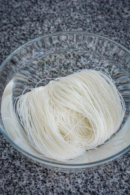 soaking rice vermicelli in water