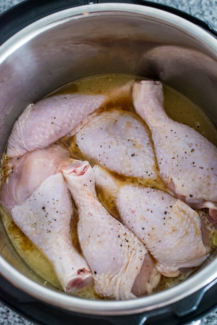 chicken drumsticks over rice in Instant Pot