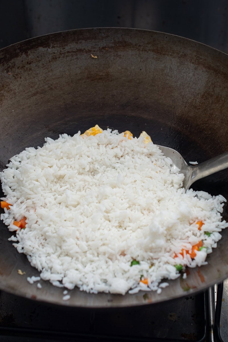 plain white rice in a wok
